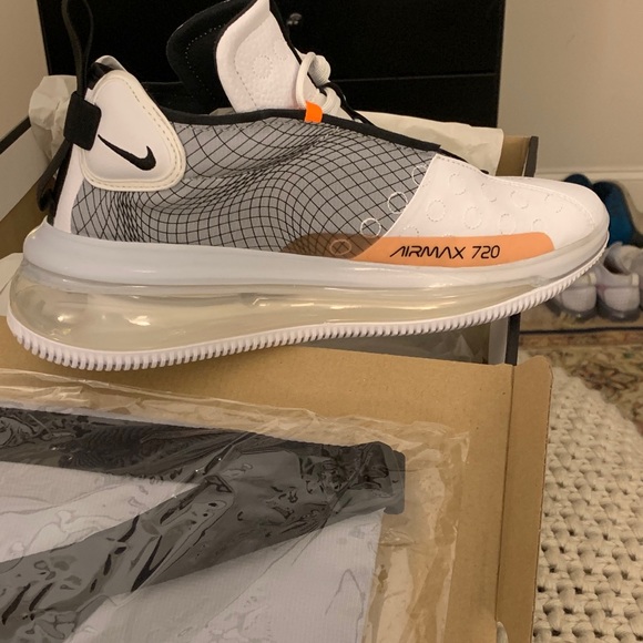 NIB Nike Air Max 720 Waves White/Black/Wolf Grey - Picture 2 of 10